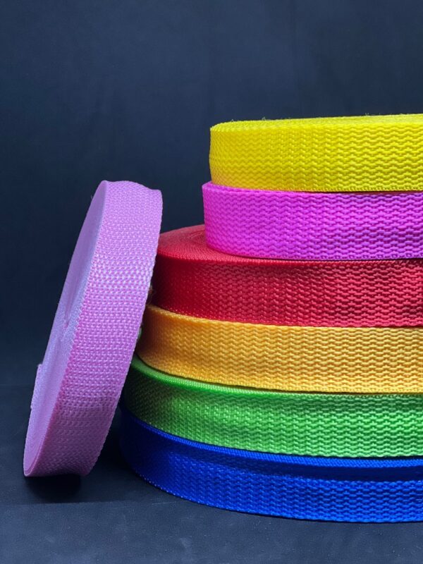 Cinta-de-mochila-de-varios-colores.jpg